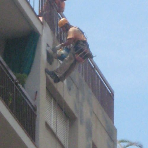 Fachada durante su reparación